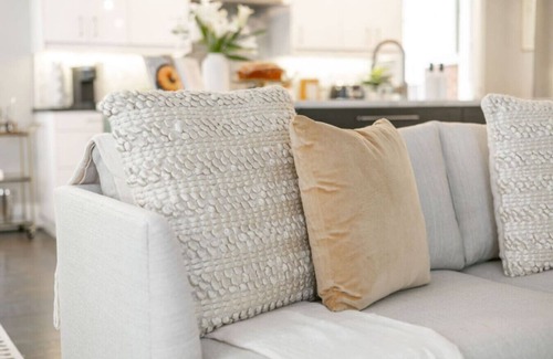 Lindley Park Haus | Scott Luxe Villa | HotTub, FirePit, Pool, Billiards, Ping Pong