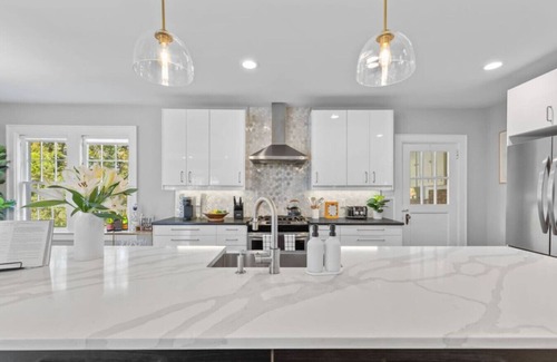 Lindley Park Haus | Scott Luxe Villa | HotTub, FirePit, Pool, Billiards, Ping Pong