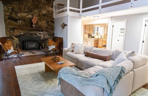 Nevada City Haus | Scotts Flat Lakeside Retreat