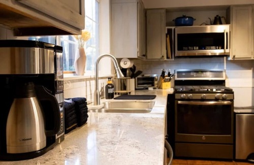 Nevada City Haus | Scotts Flat Lakeside Retreat