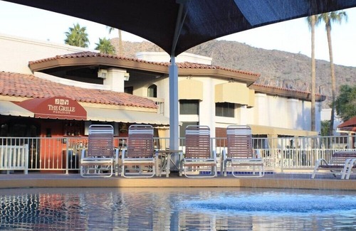 Arcadia Eigentumswohnung | Scottsdale Camelback Resort Inviting 2BR Condo with Jacuzzi