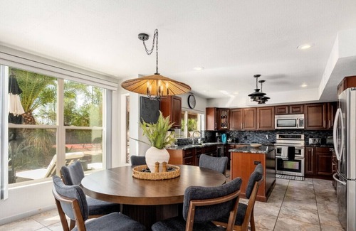 Central Scottsdale Villa | Villa with It ALL! SportsCourt+Putting Green+Heated Pool+Spa+Chef+Tiki Hut