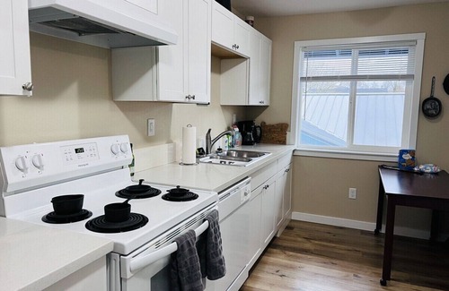 Southeast Salem Wohnung | Scout- a rustic “cabin” apartment, very fast wifi