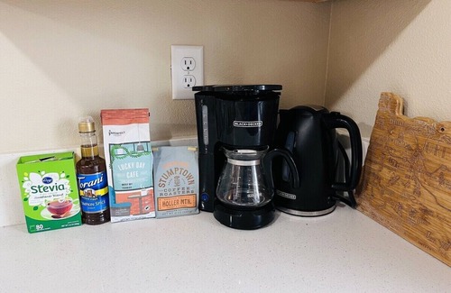 Southeast Salem Wohnung | Scout- a rustic “cabin” apartment, very fast wifi