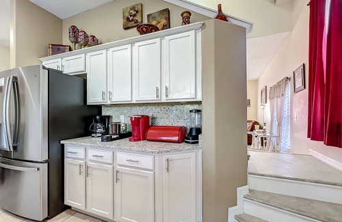 Four Corners Haus | Scuttle Vacation Pool Home W Spa