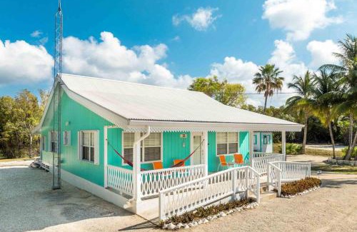 Breakers Haus | Sea Beauty - Charming Cottage with Pool and Private Beach Lot