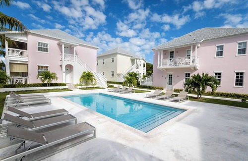 Palm Cay Wohnung | Sea Biscuit- Beachfront Community with Pool and Restaurant