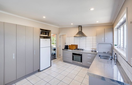 Haumoana Haus | Sea Deck Haven - Hastings Holiday Home