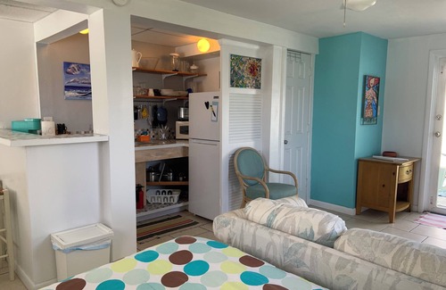 Flagler Beach Wohnung | Sea Oats Studio - Innenstadt und nur wenige Schritte vom Strand entfernt!