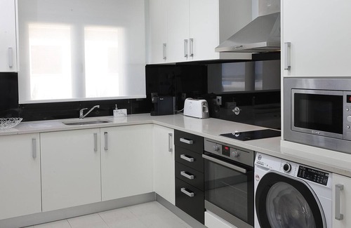 Pedrogao Wohnung | SEAFRONT APARTMENT WITH POOL
