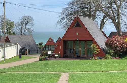Martin Skihütte | *Sea view* coastal chalet with pool access
