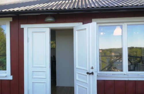 Tyreso O Haus | Häuschen mit Meerblick hoch oben in den Bäumen