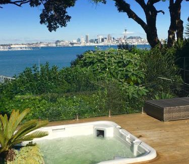 Northcote Haus | Sea view guest house