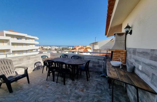 Correeira Wohnung | Sea view Penthouse 10 min walking Albufeira old town and Beach Pescadores