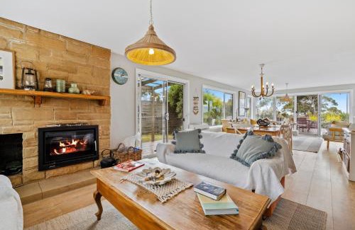 Spring Beach Haus | Sea views at Spring Beach Tasmanias East Coast