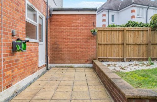 Poole Haus | Sea Whispers Cottage