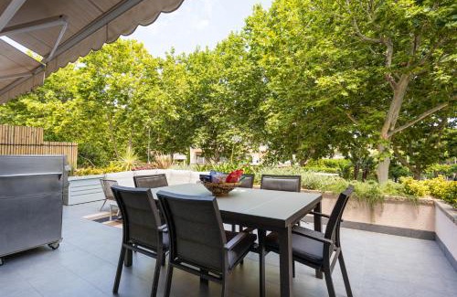 Sant Feliu de Guixols Wohnung | SeaBreezeHeaven - Sea View Apartment, Pool & Spacious Terrace with BBQ - 50m from Sant Pol Beach
