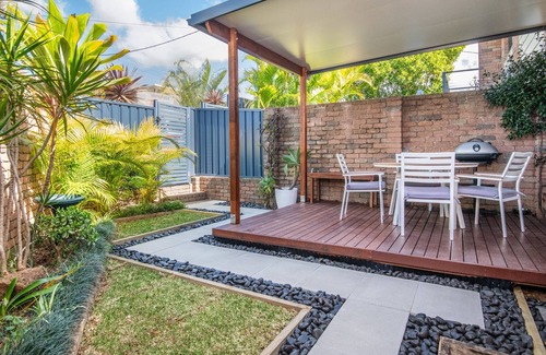 Woolgoolga Haus | Seadream on Nelson. New Listing. pet Friendly , 300m Stroll to Beach and Cafes