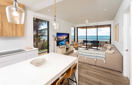 Northwest Point Eigentumswohnung | SeaDreams #1: Newly Built Oceanfront Condos w/Rooftop Lounge + Pool & Heated Spa