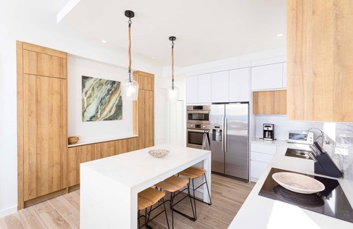Northwest Point Eigentumswohnung | SeaDreams #1: Newly Built Oceanfront Condos w/Rooftop Lounge + Pool & Heated Spa