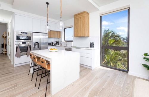 Northwest Point Eigentumswohnung | SeaDreams #5: Elevated Oceanfront Views w/Access to Rooftop Lounge, Pool + Heated Spa