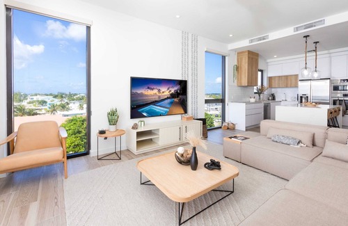 Northwest Point Eigentumswohnung | SeaDreams #8: Oceanfront Condos Near West Bay Beach w/ Jacuzzi, Pool + Rooftop Lounge