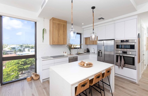Northwest Point Eigentumswohnung | SeaDreams #8: Oceanfront Condos Near West Bay Beach w/ Jacuzzi, Pool + Rooftop Lounge