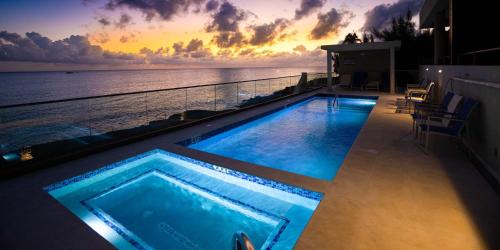 Northwest Point Wohnung | SeaDreams Boutique Oceanfront Condos by Grand Cayman Villas & Condos