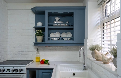 Cromer Haus | Seaforth - Fabulous FAMILY HOUSE, seconds from the BEACH with stunning SEA VIEWS