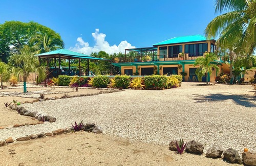 Sarteneja Haus | Seafront Tropical Caribbean luxurious home in Sarteneja