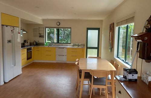 Taupo Bay Haus | Seas The Day - Taupo Bay