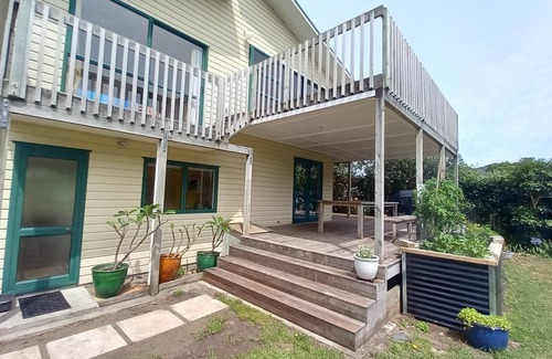 Taupo Bay Haus | Seas The Day - Taupo Bay