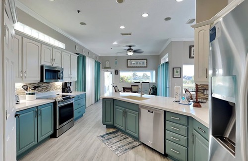 Painters Walk Haus | Seas the Day