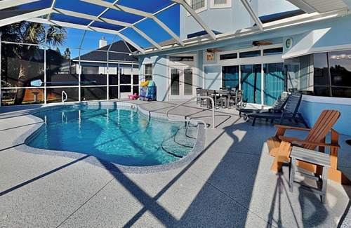 Painters Walk Haus | Seas the Day