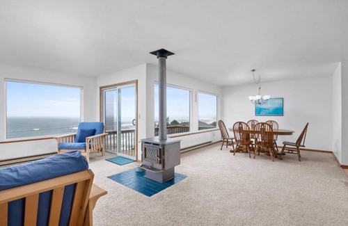 Cloverdale Haus | SeaScape at Winema Beach