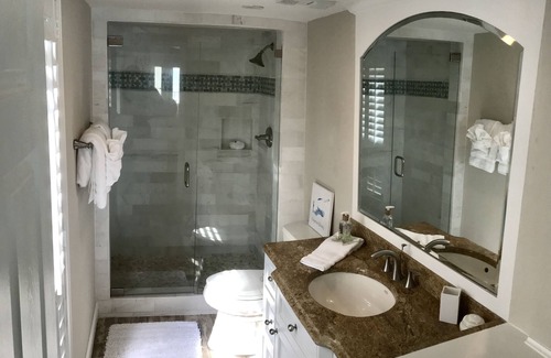 Sawgrass Eigentumswohnung | Neue Auflistung! Neu am Strand in Ponte Vedra renoviert! 2 Schlafzimmer / 2 Bäder