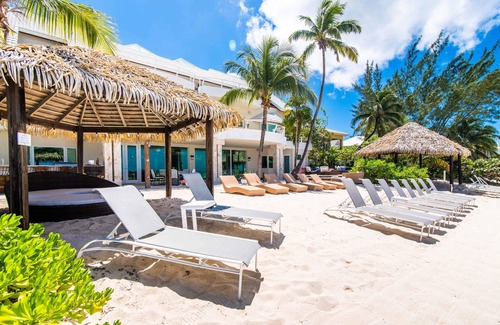 Seven Mile Beach Villa | WILLKOMMEN BEI SEASCAPE VILLA Die einzige private, alleinstehende Luxusresidenz.