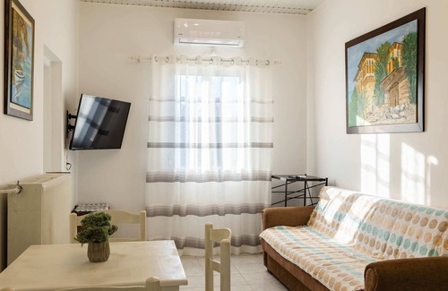 Kiparissia Haus | Seashell Cottage, A Seaside Charm near Kyparissia