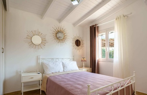 Kiparissia Haus | Seashell Cottage, A Seaside Charm near Kyparissia