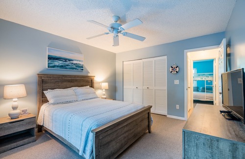 Sebastian Highlands Haus | Seaside Escape-8 min to the beach, home for the whole family!