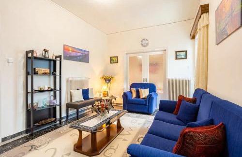 Avia Wohnung | Seaside Family Haven - Avia's Spacious Getaway