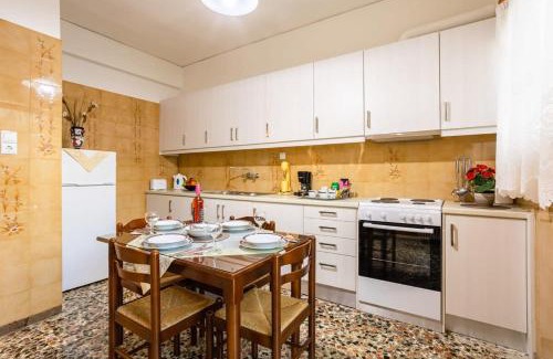 Avia Wohnung | Seaside Family Haven - Avia's Spacious Getaway