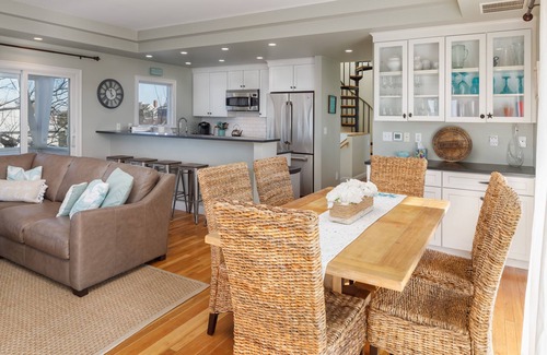 Newbury Haus | Seaside Sanctuary with Stunning Views - 3-Min Walk to the Beach!