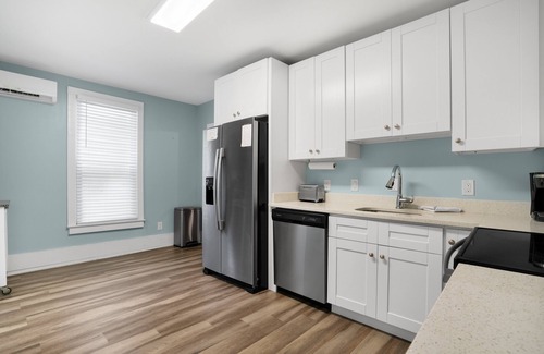 Cape Charles Haus | Seaside - Traditional duplex in historic downtown!