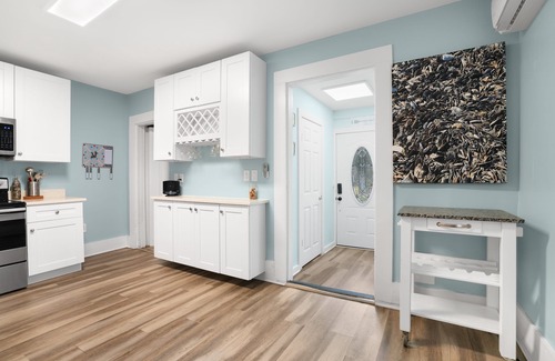 Cape Charles Haus | Seaside - Traditional duplex in historic downtown!