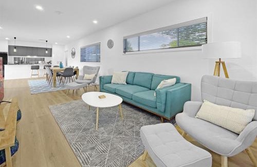 Shellharbour Haus | Seaside Village Retreat