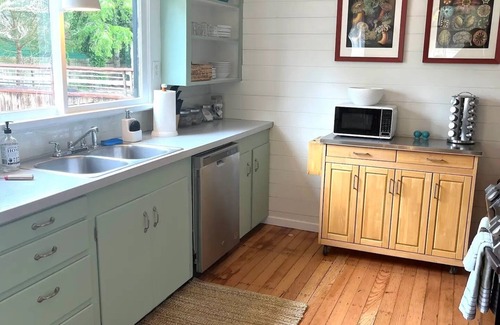 Seaview Haus | Seaview Beach Bungalow 3rd Night Free