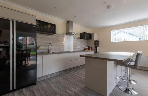 Penarth Haus | Seaview Cottage