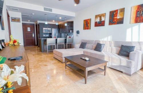 Jaco Haus | Seaview Oasis 1-BR Suite in Croc's casino resort
