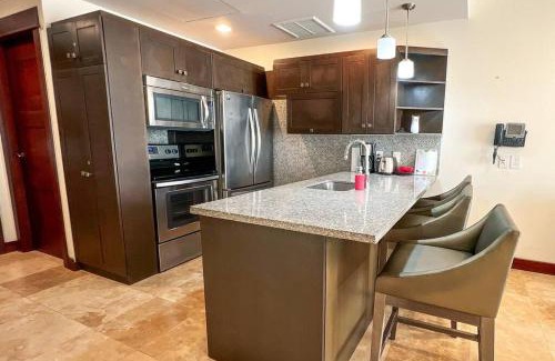 Jaco Haus | Seaview Oasis 1-BR Suite in Croc's casino resort